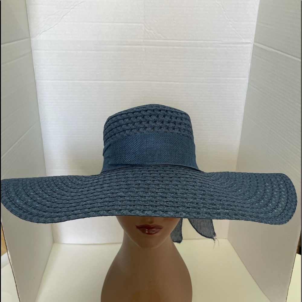 COPY - SALE- Vintage Glamorous Wide Floppy Straw Hat.